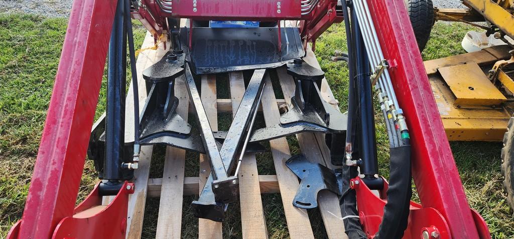 New Mahindra 2665CL Quick Attach Loader