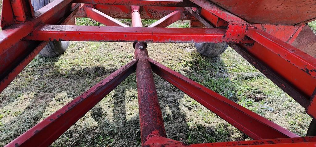 Ficklin 231 Gravity Wagon