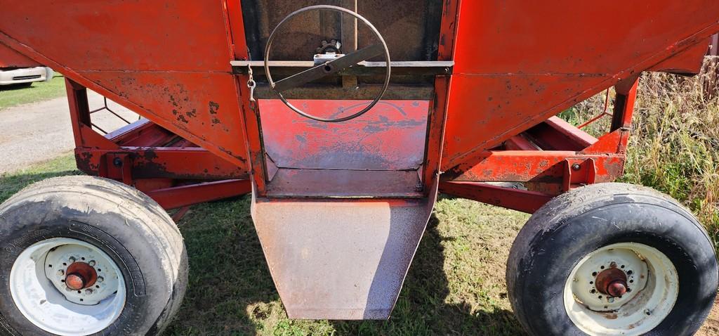 Ficklin 231 Gravity Wagon