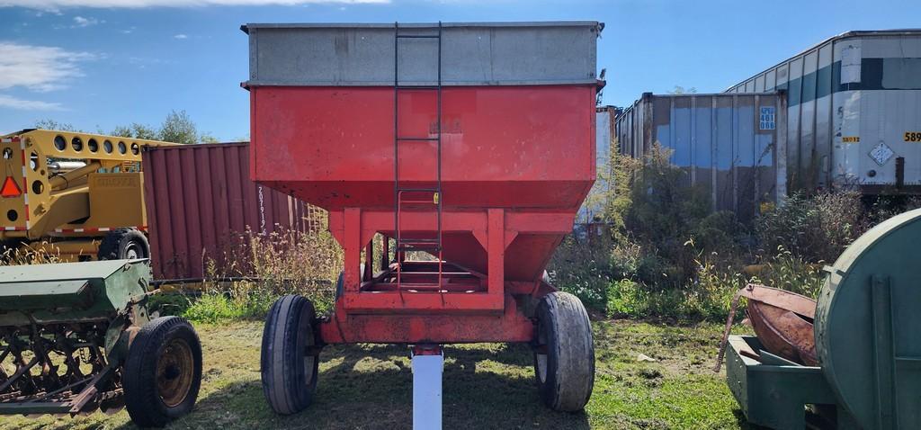Ficklin 231 Gravity Wagon