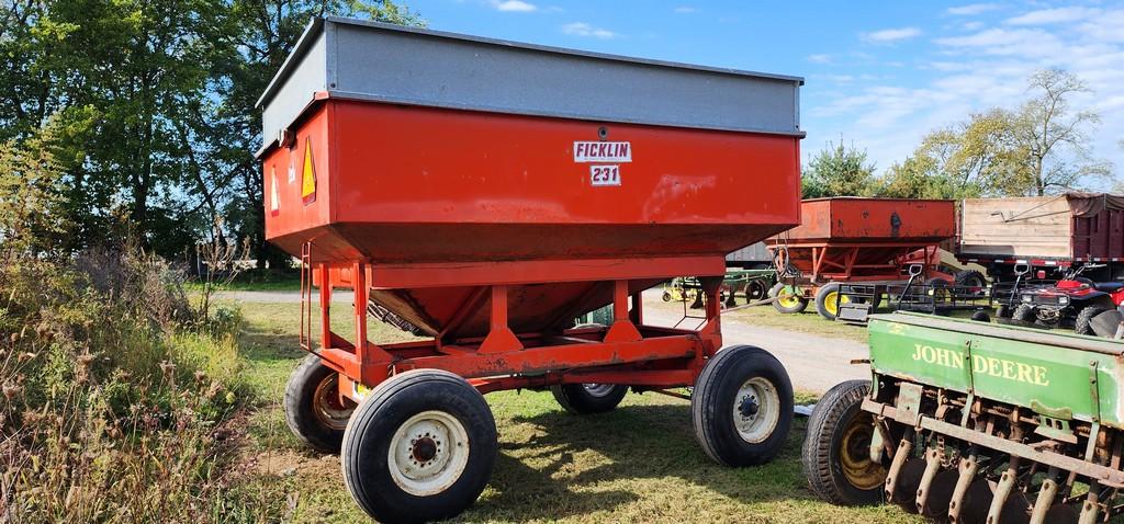 Ficklin 231 Gravity Wagon