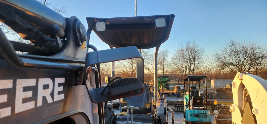 2011 John Deere 17D Mini Excavator (RIDE AND DRIVE)