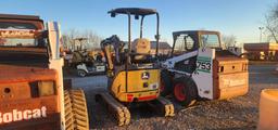 2011 John Deere 17D Mini Excavator (RIDE AND DRIVE)