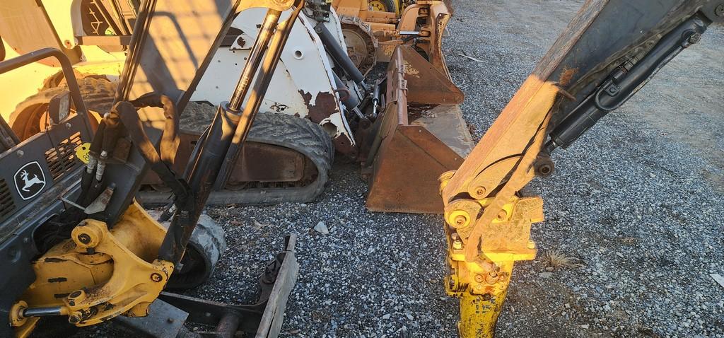 2011 John Deere 17D Mini Excavator (RIDE AND DRIVE)