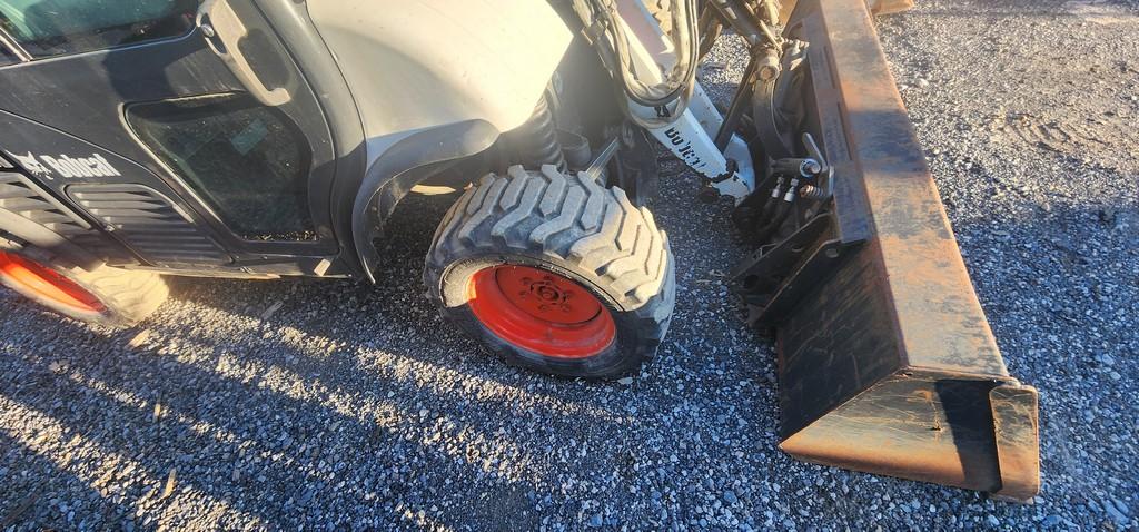 2012 Bobcat 5600 Toolcat (RUNS)