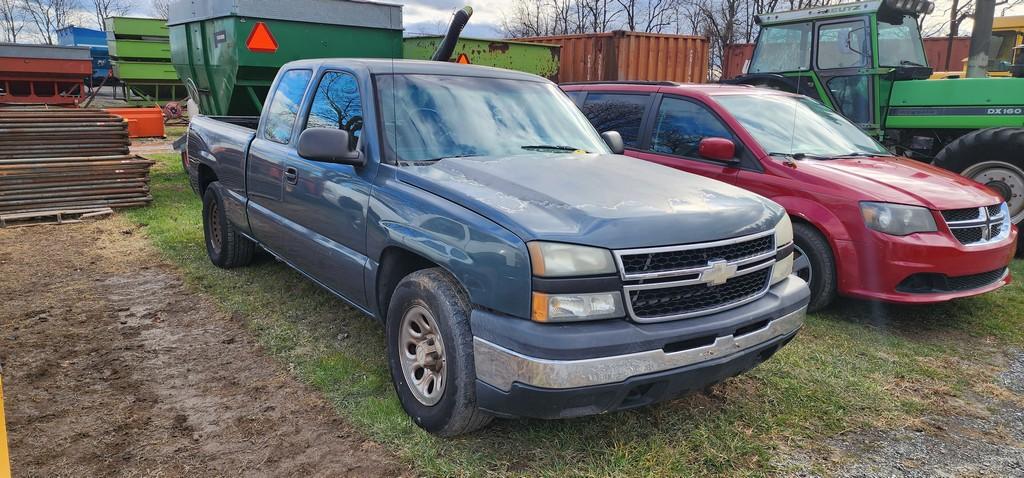 2003 Chevy 1500 Pickup (RUNS) (TITLE)