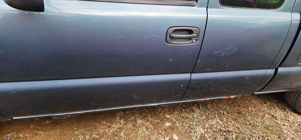 2003 Chevy 1500 Pickup (RUNS) (TITLE)