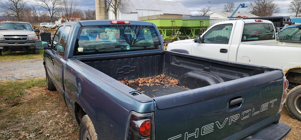 2003 Chevy 1500 Pickup (RUNS) (TITLE)