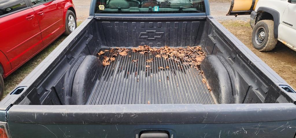 2003 Chevy 1500 Pickup (RUNS) (TITLE)