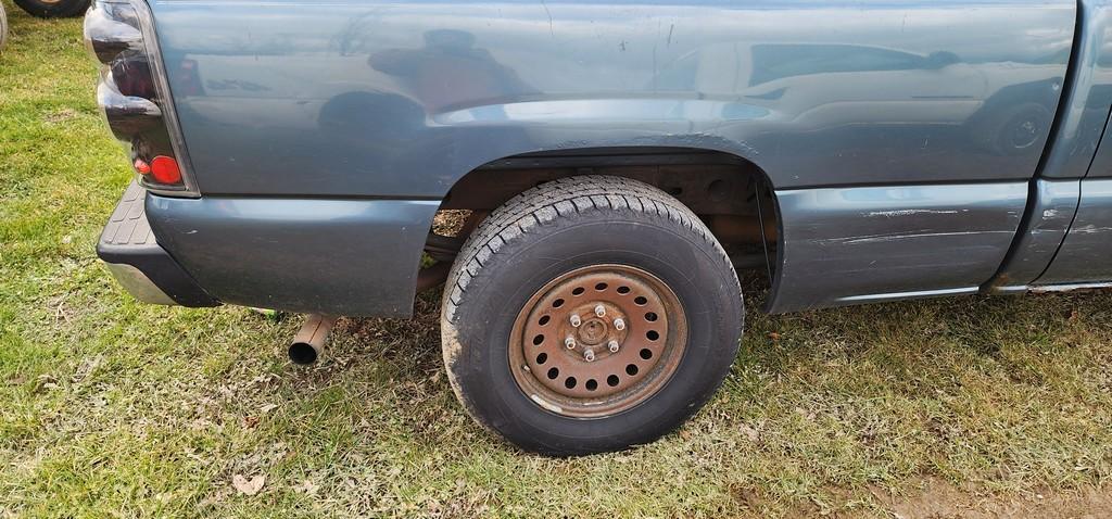 2003 Chevy 1500 Pickup (RUNS) (TITLE)