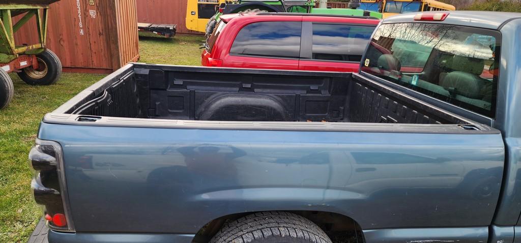 2003 Chevy 1500 Pickup (RUNS) (TITLE)
