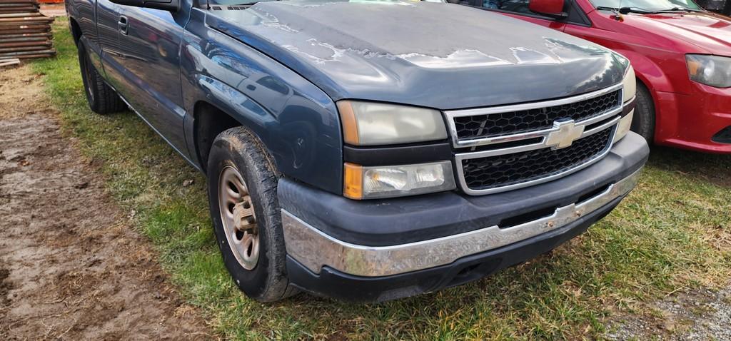2003 Chevy 1500 Pickup (RUNS) (TITLE)