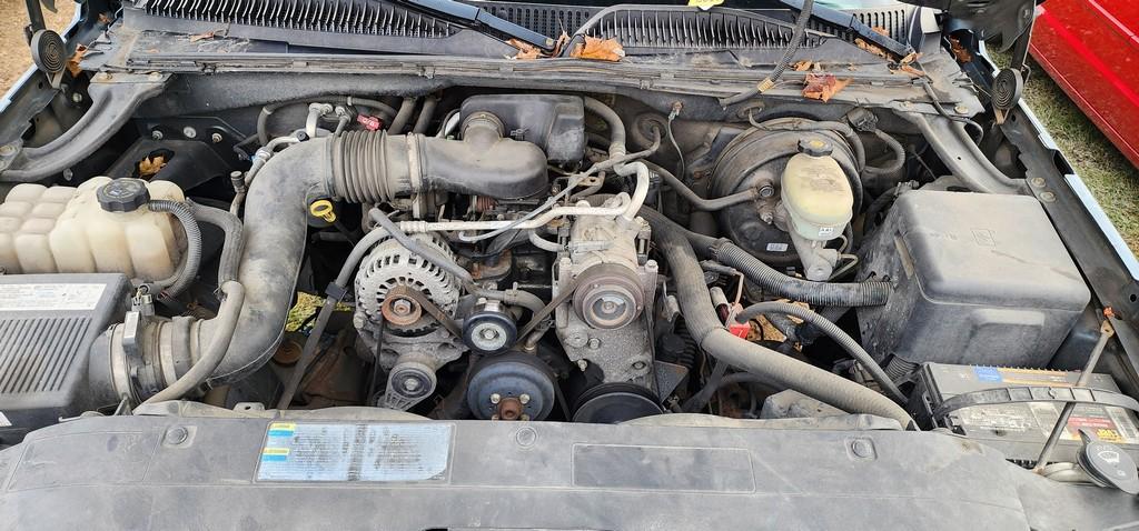 2003 Chevy 1500 Pickup (RUNS) (TITLE)