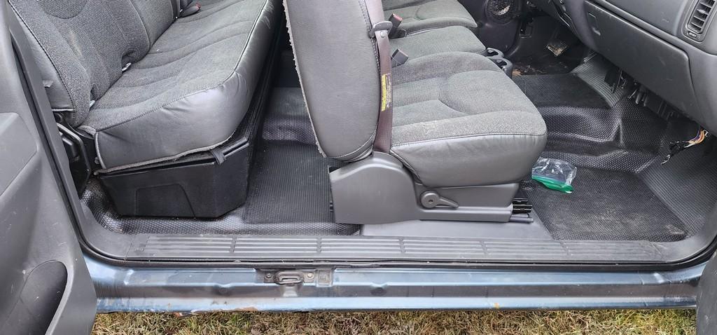 2003 Chevy 1500 Pickup (RUNS) (TITLE)