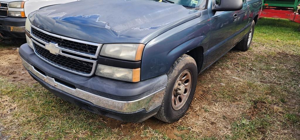 2003 Chevy 1500 Pickup (RUNS) (TITLE)