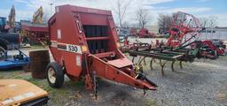 Hesston 530 Round Baler