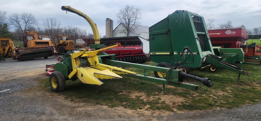 John Deere 3950 Chopper W/Head