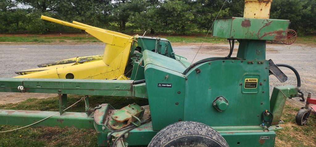 John Deere 3950 Chopper W/Head