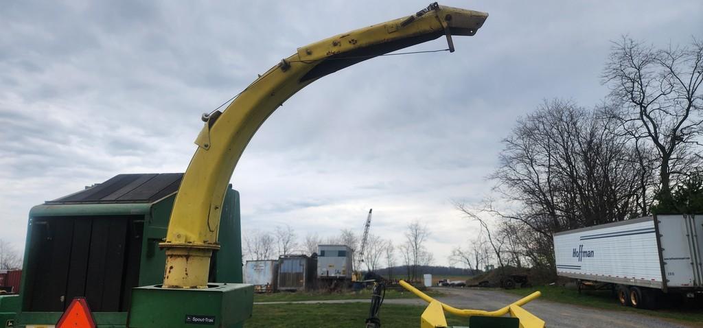 John Deere 3950 Chopper W/Head