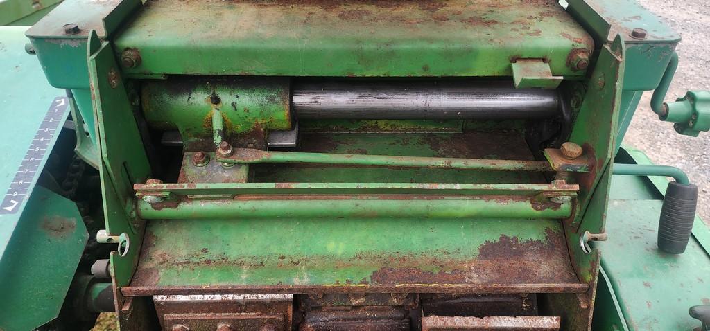 John Deere 3950 Chopper W/Head