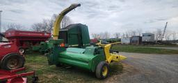 John Deere 3950 Chopper W/Head
