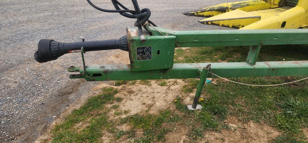 John Deere 3950 Chopper W/Head