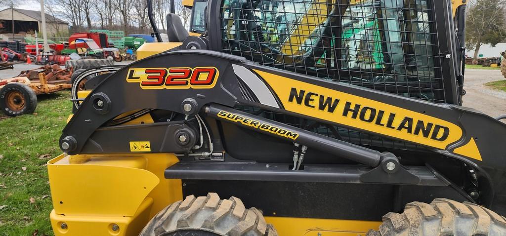 2022 New Holland L320 Skidloader (RIDE AND DRIVE)(LIKE NEW)