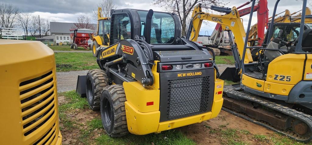 2022 New Holland L320 Skidloader (RIDE AND DRIVE)(LIKE NEW)