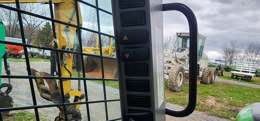 2022 New Holland L320 Skidloader (RIDE AND DRIVE)(LIKE NEW)