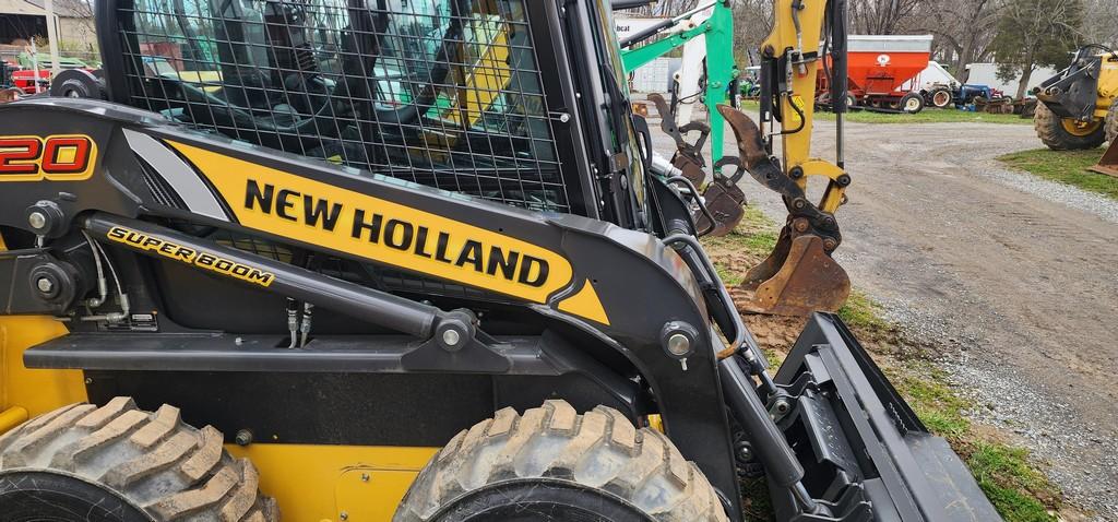 2022 New Holland L320 Skidloader (RIDE AND DRIVE)(LIKE NEW)