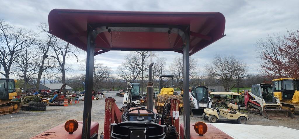 1992 Case International 495 Tractor W/Loader (RIDE AND DRIVE)