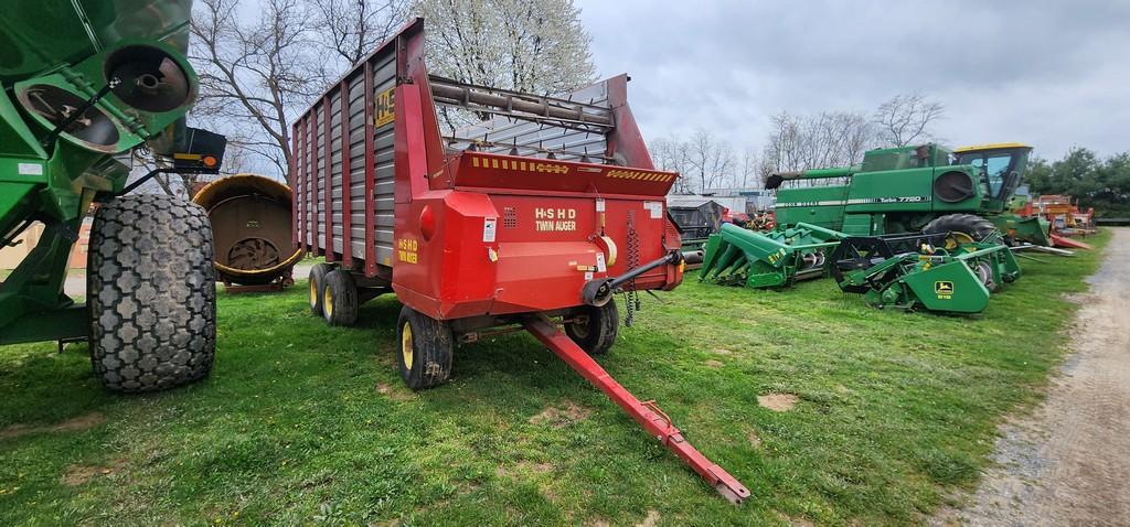 H+S Twin Auger HD Tandem Silage Wagon