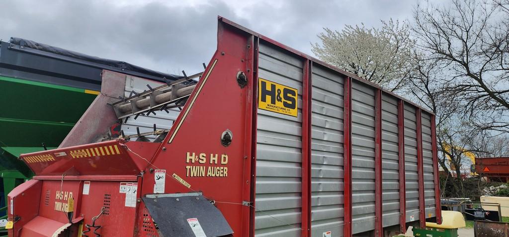 H+S Twin Auger HD Tandem Silage Wagon