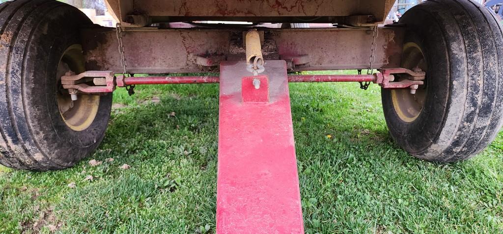 H+S Twin Auger HD Tandem Silage Wagon