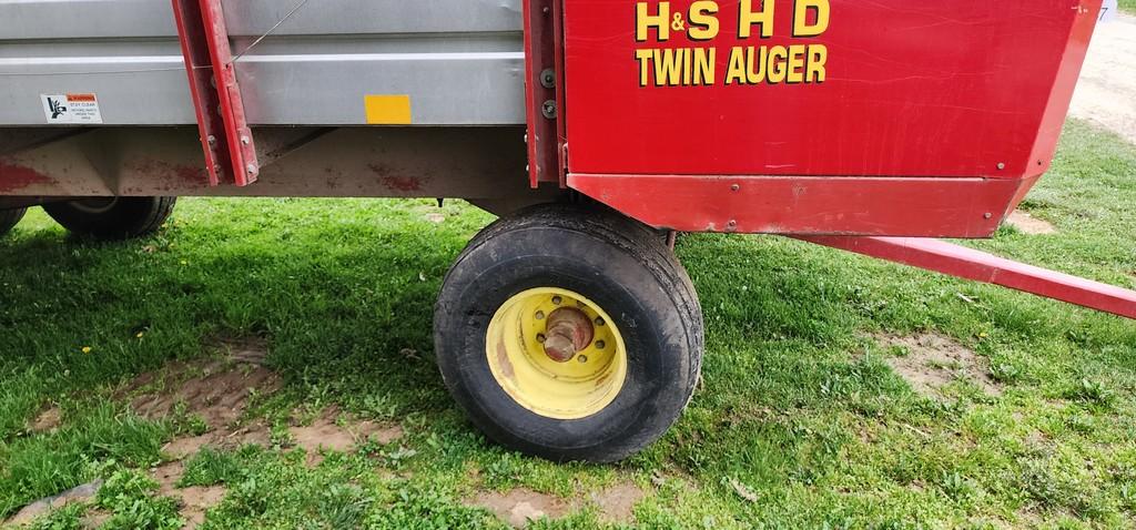 H+S Twin Auger HD Tandem Silage Wagon