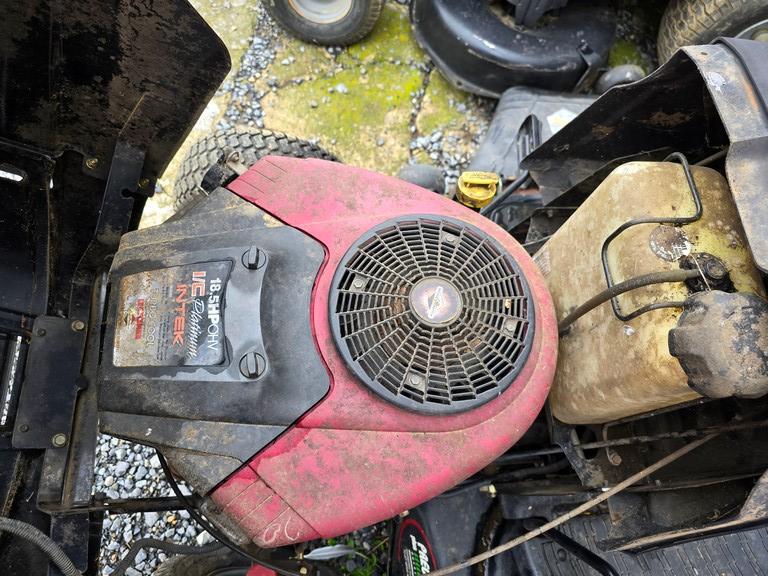 Craftsman LT2000 Riding Mower (AS IS)