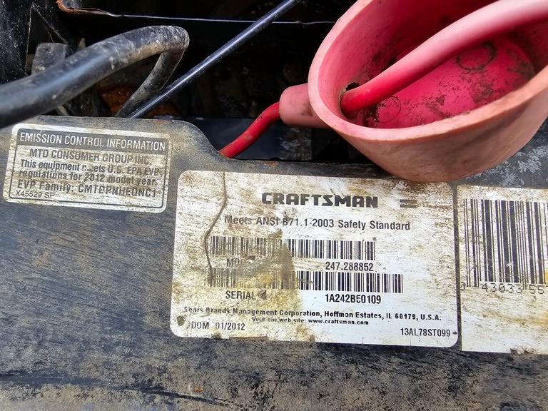 Craftsman LT2000 Riding Mower (AS IS)