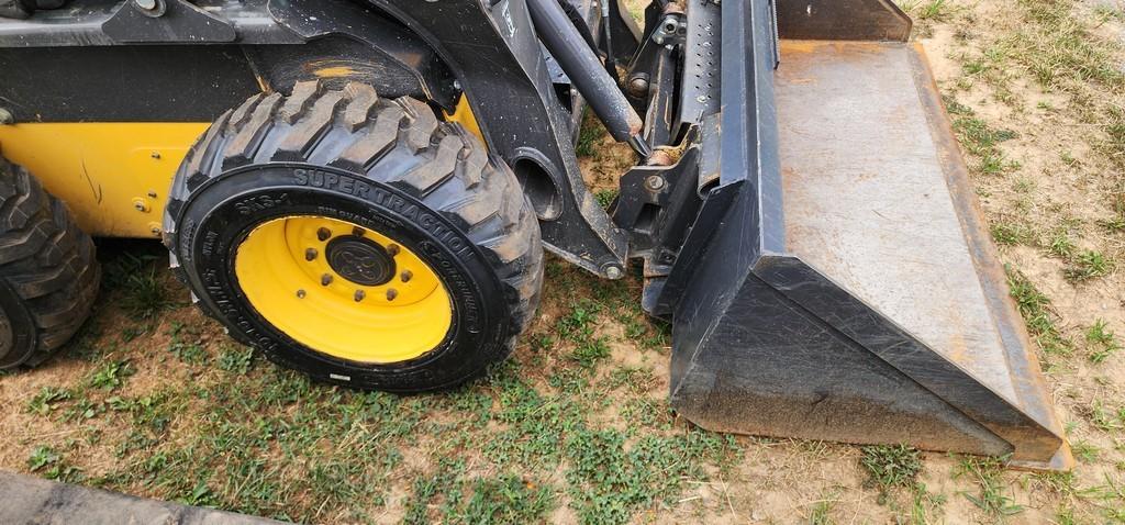 2014 New Holland L218 Skidloader (ONE OWNER) (RIDE AND DRIVE)