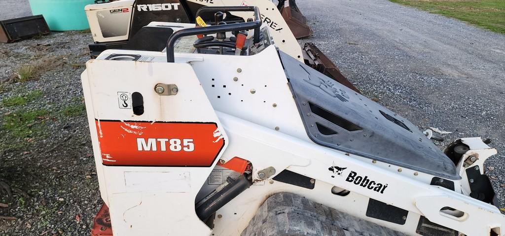 2017 Bobcat MT85 Mini Skidloader (RIDE AND DRIVE)