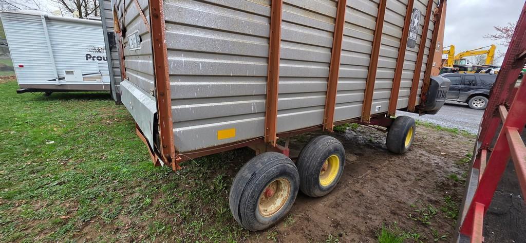 Meyer 3516 Silage Wagon