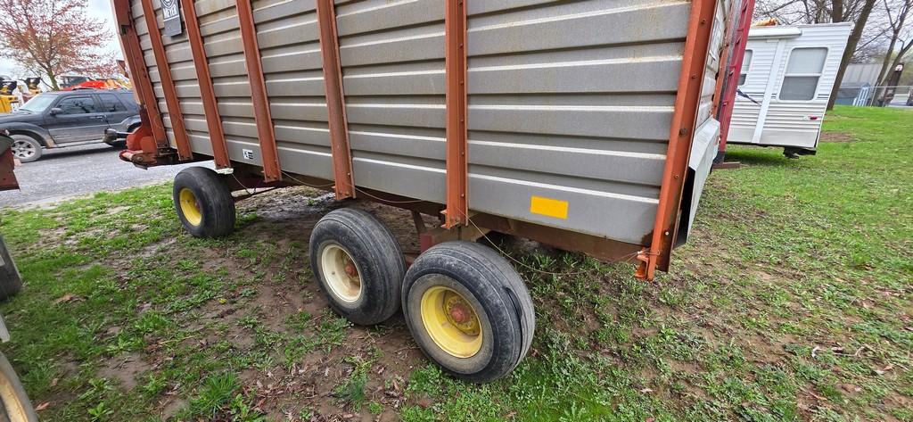 Meyer 3516 Silage Wagon