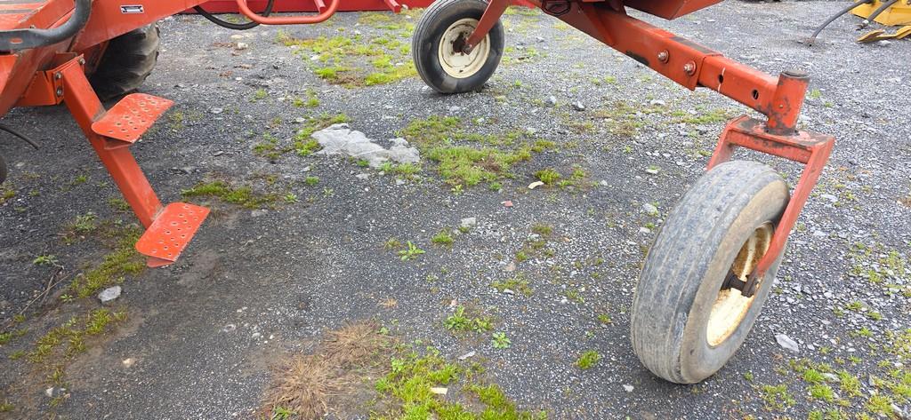 Hesston 8200 Sell Propelled Haybine (RUNS)