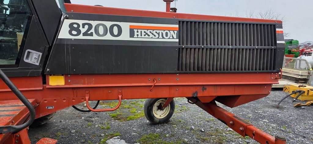 Hesston 8200 Sell Propelled Haybine (RUNS)