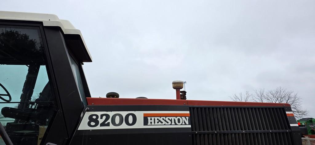 Hesston 8200 Sell Propelled Haybine (RUNS)