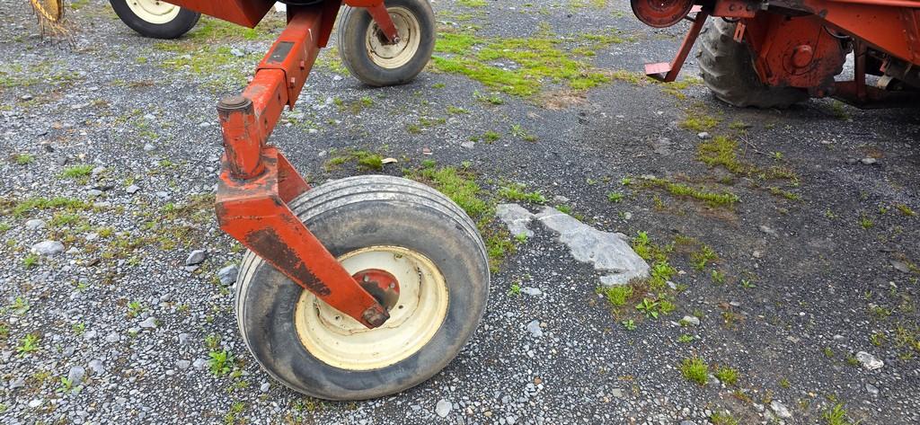 Hesston 8200 Sell Propelled Haybine (RUNS)