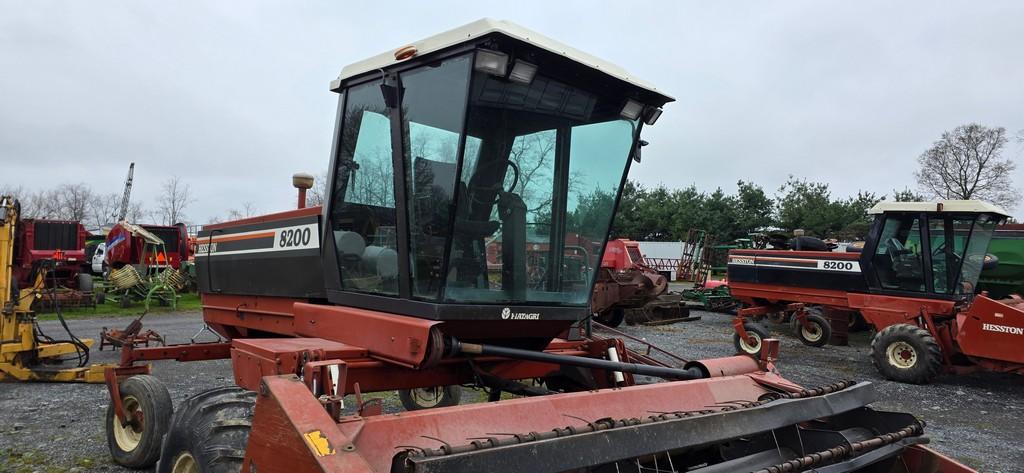 Hesston 8200 Sell Propelled Haybine (RUNS)
