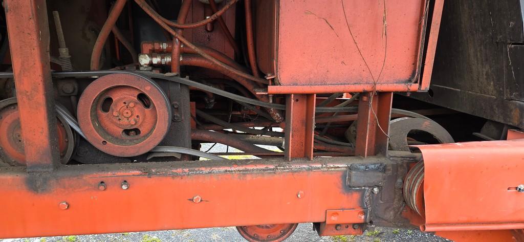 Hesston 8200 Sell Propelled Haybine (RUNS)