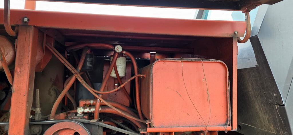 Hesston 8200 Sell Propelled Haybine (RUNS)