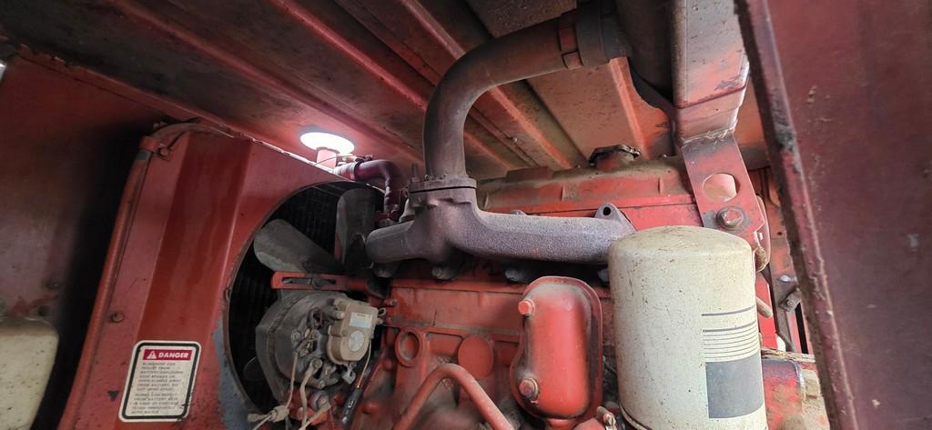 Hesston 8200 Sell Propelled Haybine (RUNS)