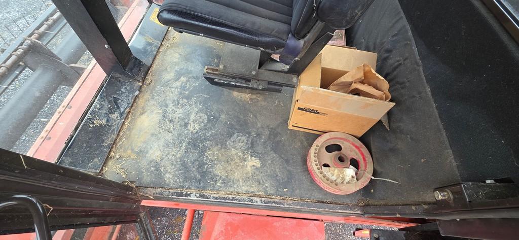 Hesston 8200 Sell Propelled Haybine (RUNS)